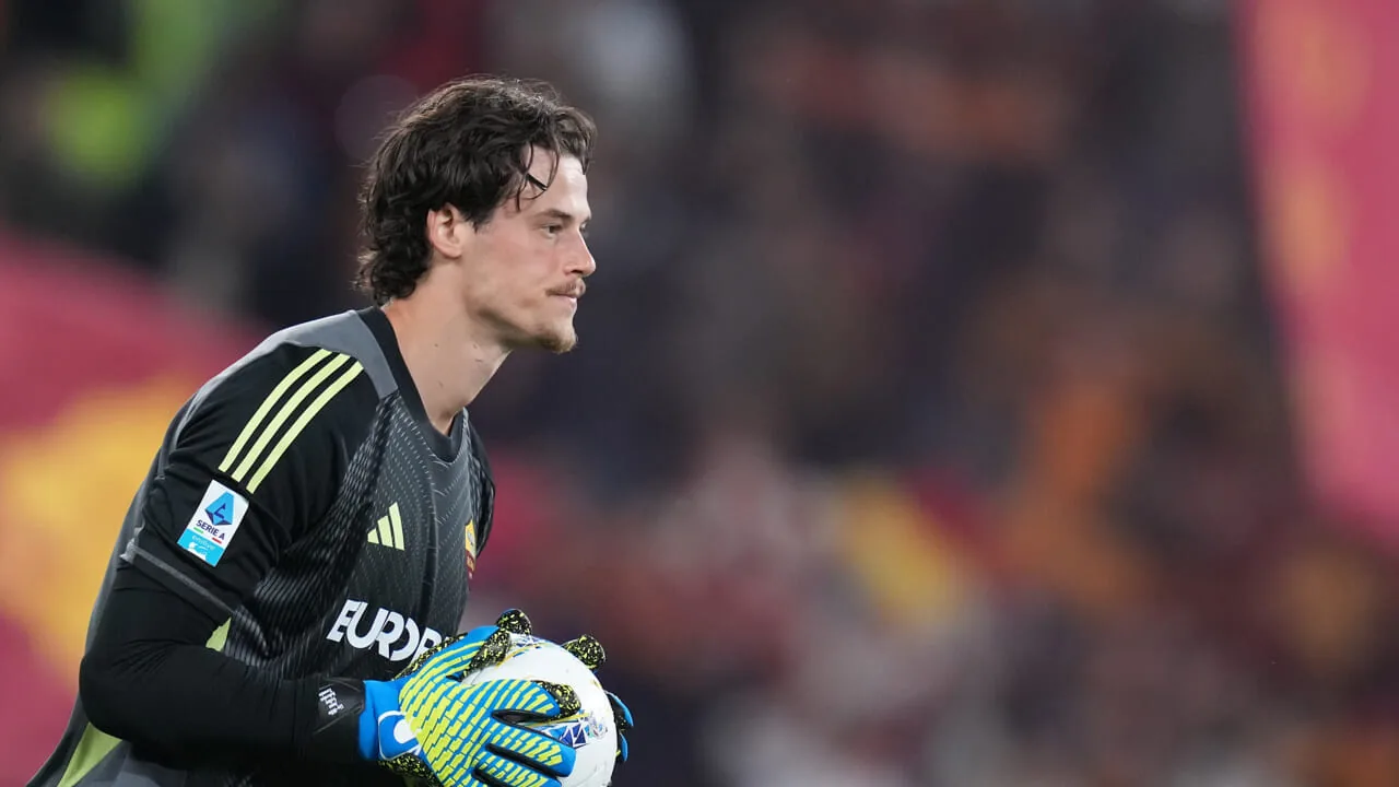 Roma, Svilar potrebbe partire: la Juventus valuta il portiere