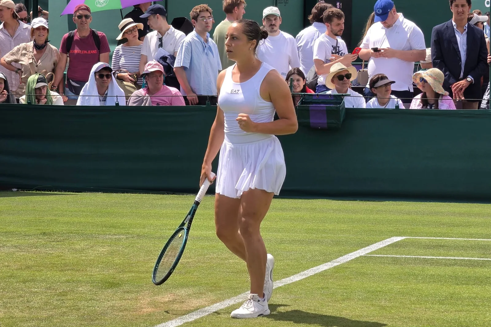 Cocciaretto sconfitta a Wimbledon, la tennista marchigiana affronta il dolore al ginocchio image 1