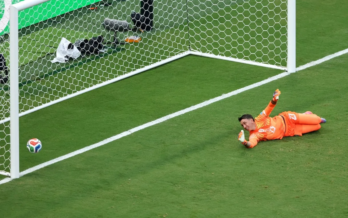 La Spagna batte l’Uruguay 1-0 e avanza ai sedicesimi di finale