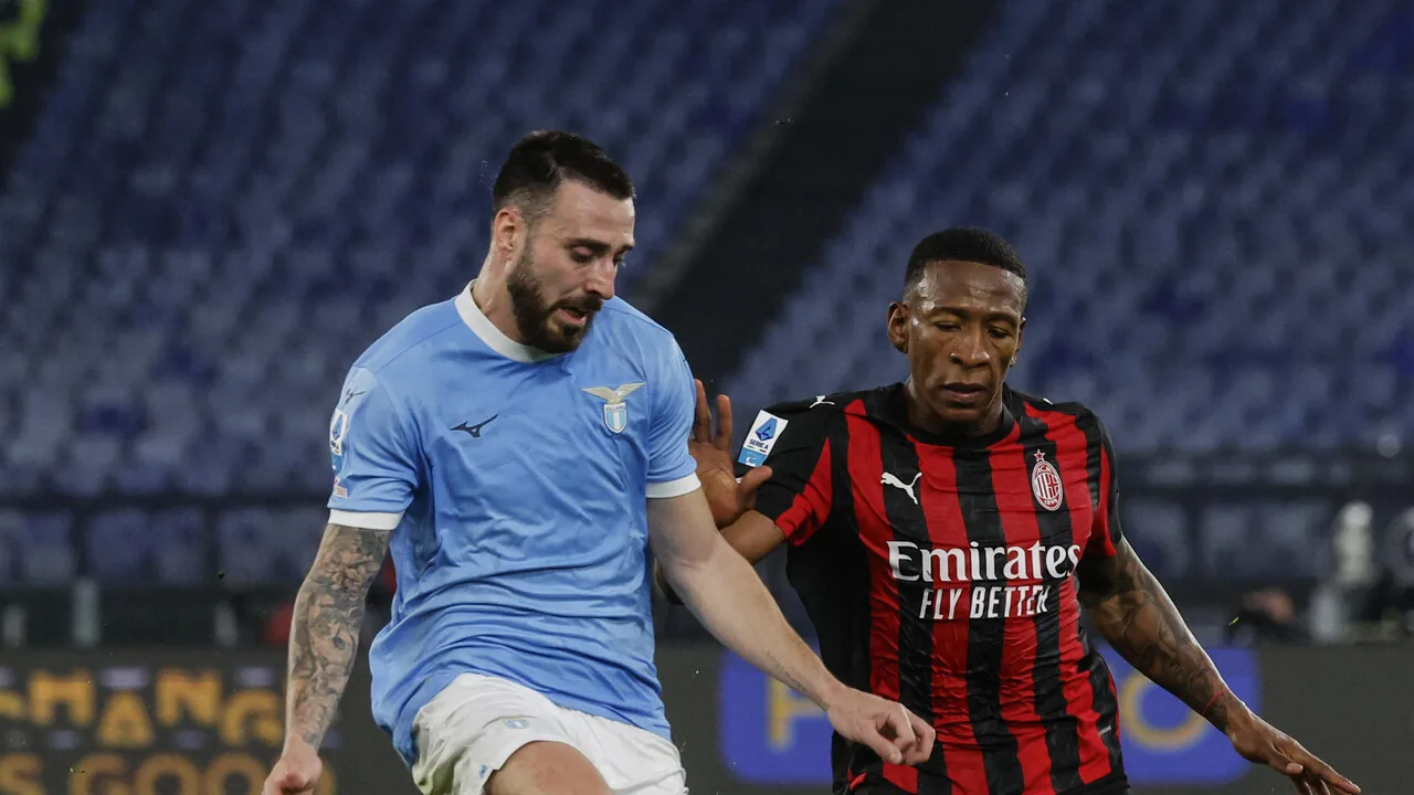 Mario Gila incontra i tifosi del Milan e parla del suo ambientamento image 1