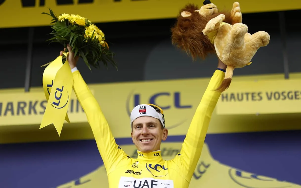 Evenepoel vince la cronometro della sedicesima tappa del Tour de France image 1