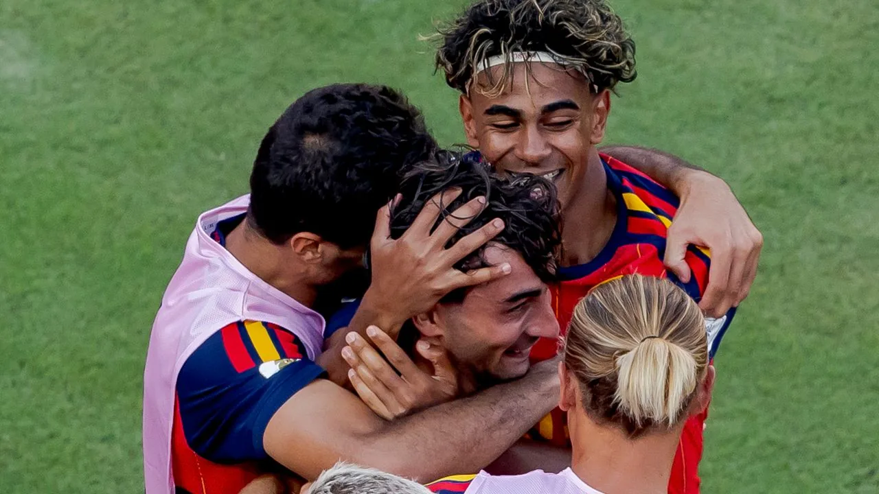 Madrid celebra la Spagna campione del mondo con visita al Re e festa a Cibeles image 1