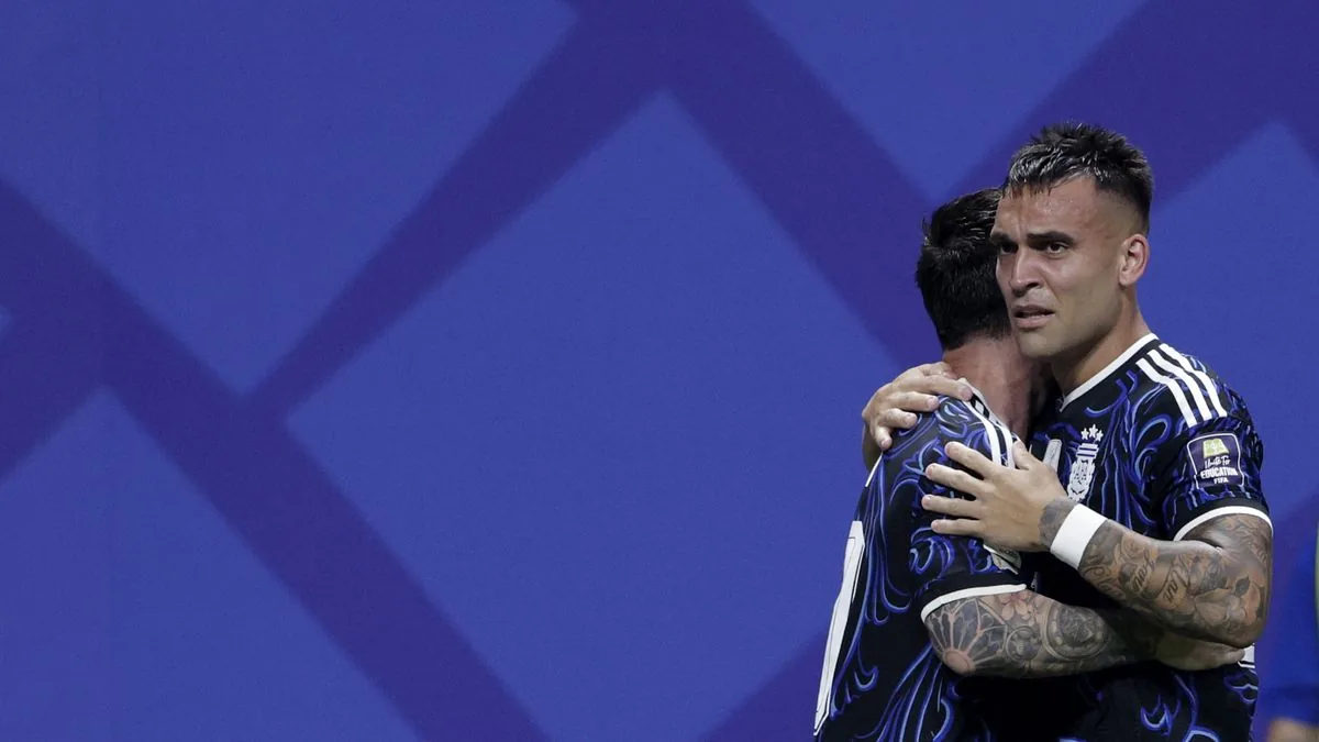 Lautaro Martinez segna e si commuove, l’Argentina in finale ai Mondiali