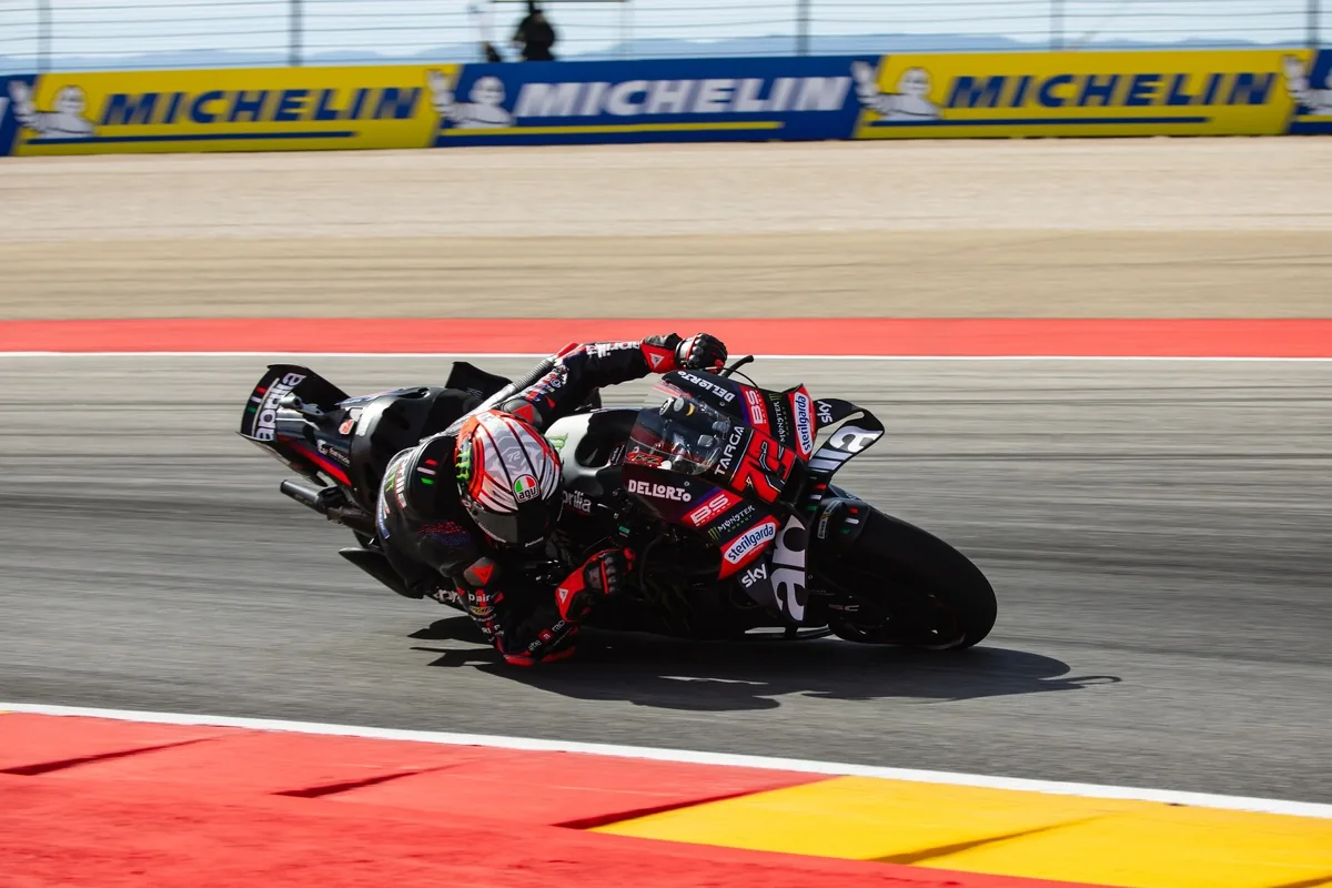 Aragon, Bezzecchi in pole position davanti a Marc Marquez image 1