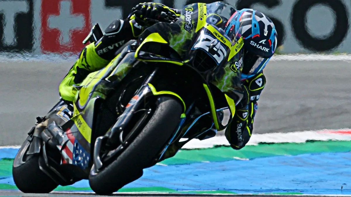 Silverstone, Raul Fernandez trionfa, Bezzecchi sul podio, Martin allunga in classifica image 1